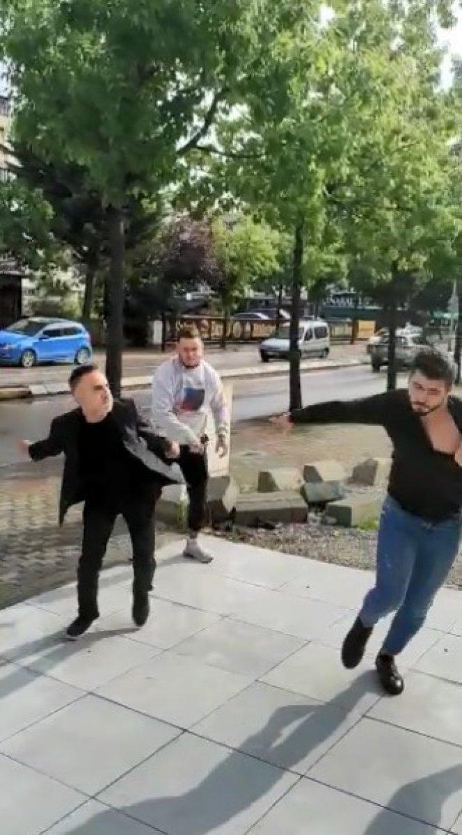 Kocaeli'deki güzellik merkezi ortakları, yumruklarla birbirini darbetti