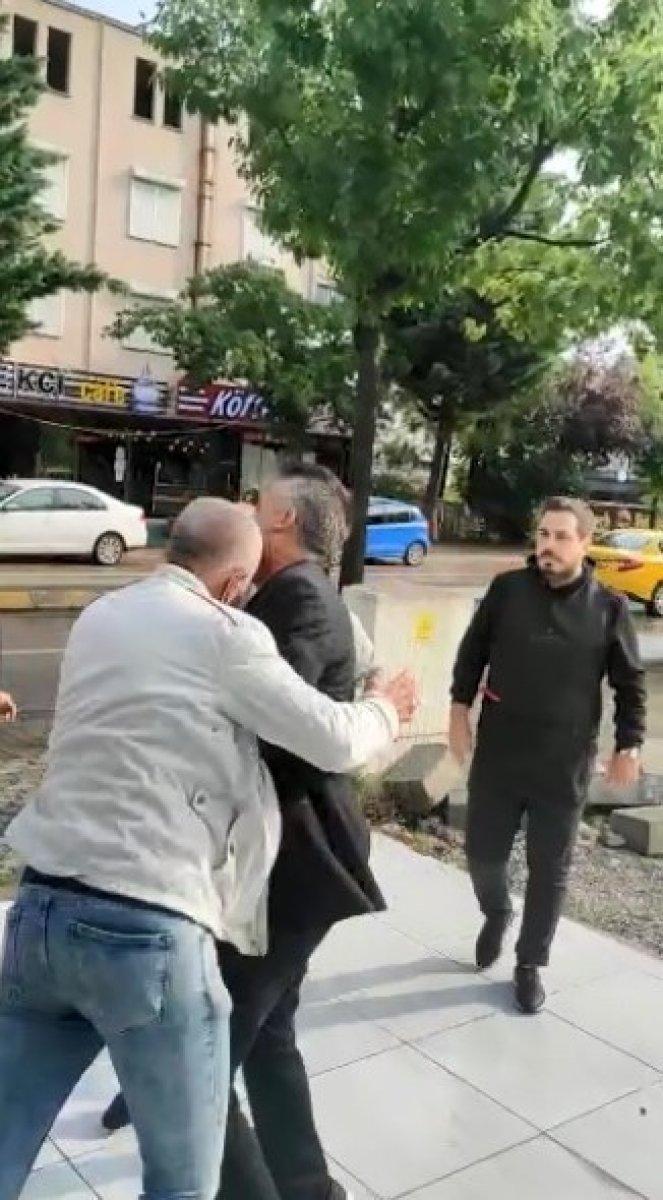 Kocaeli'deki güzellik merkezi ortakları, yumruklarla birbirini darbetti