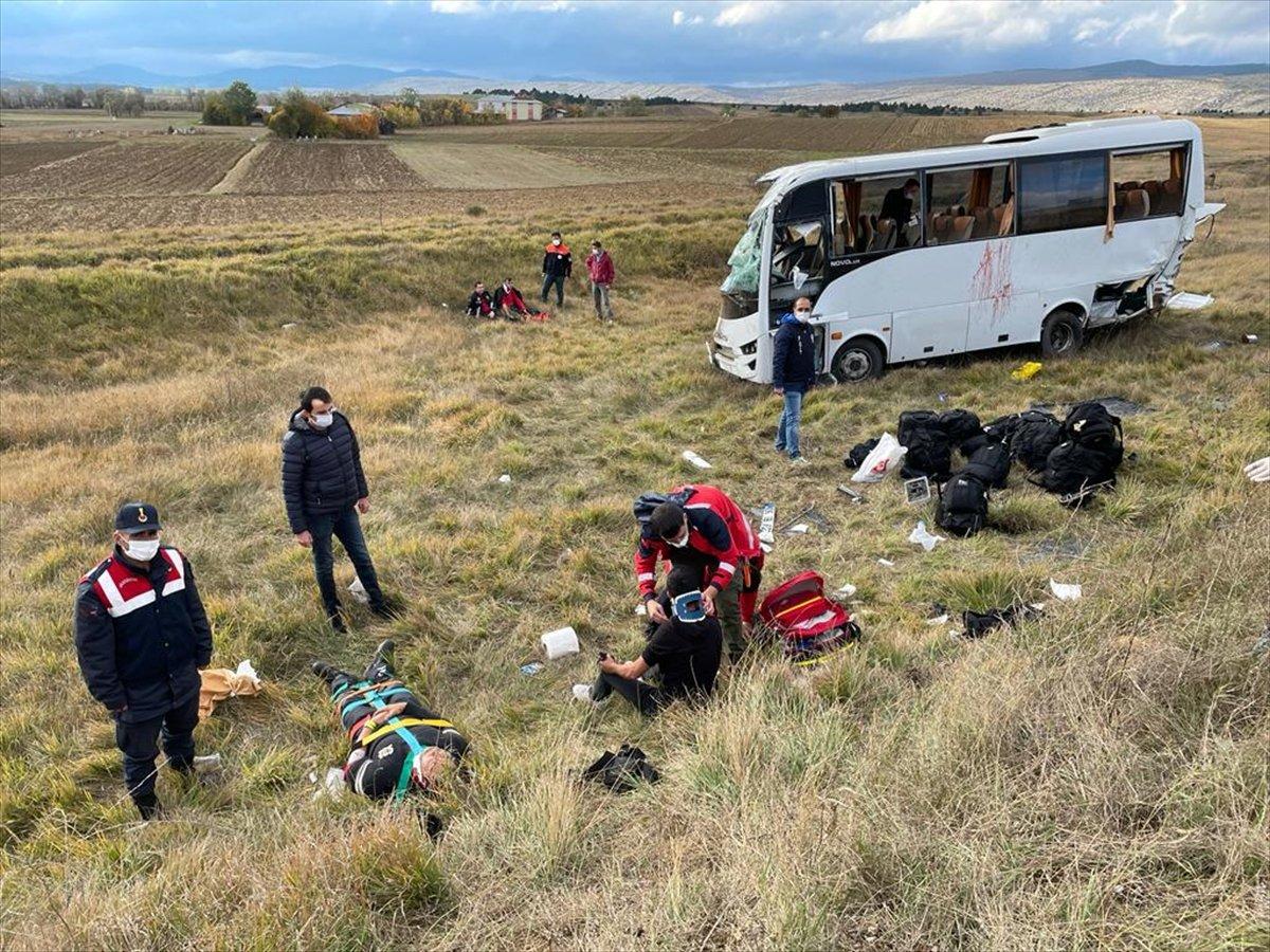 Kastamonu'da polis servisi devrildi: 12 yaralı