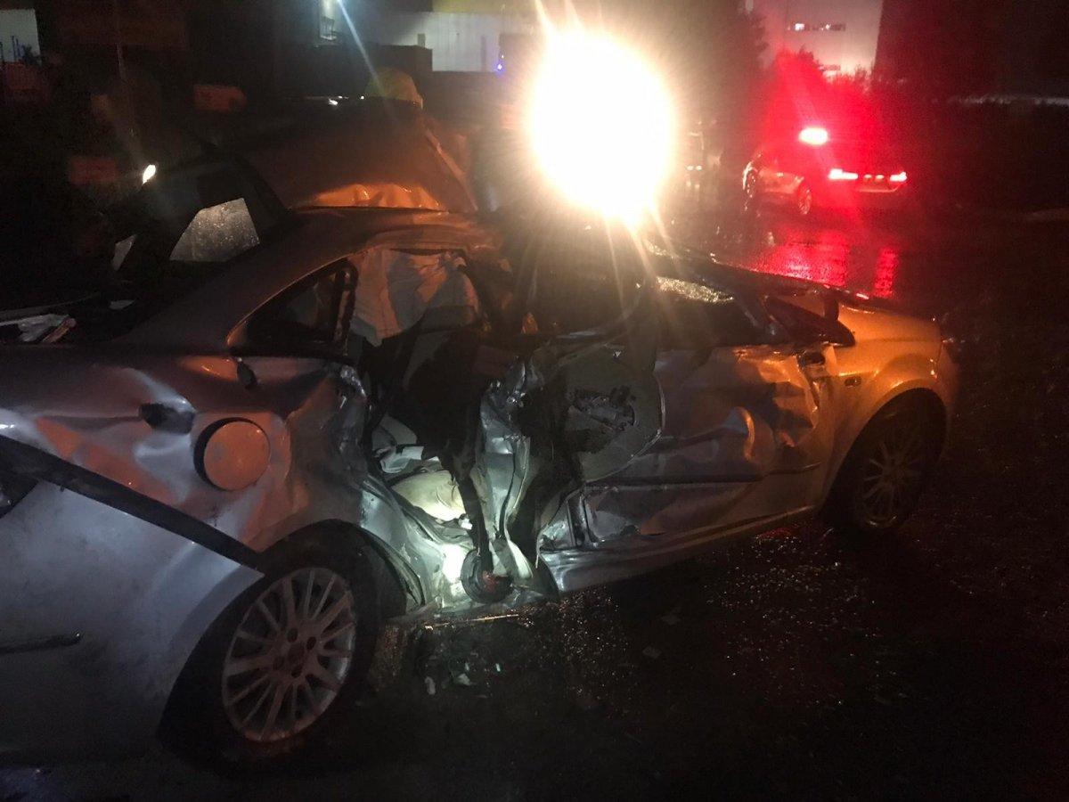 Sakarya'da tır ile otomobil çarpıştı: 3 yaralı