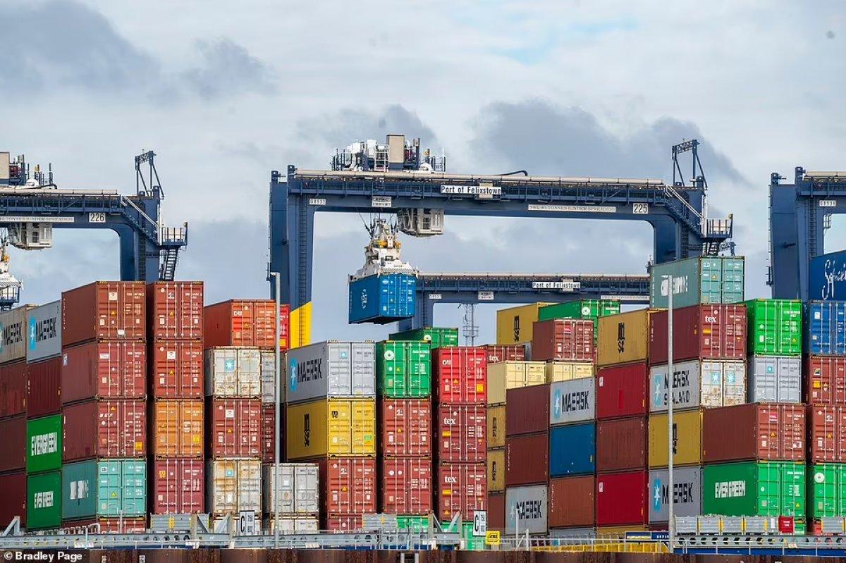 İngiltere limanlarında nakliye krizi yaşanıyor