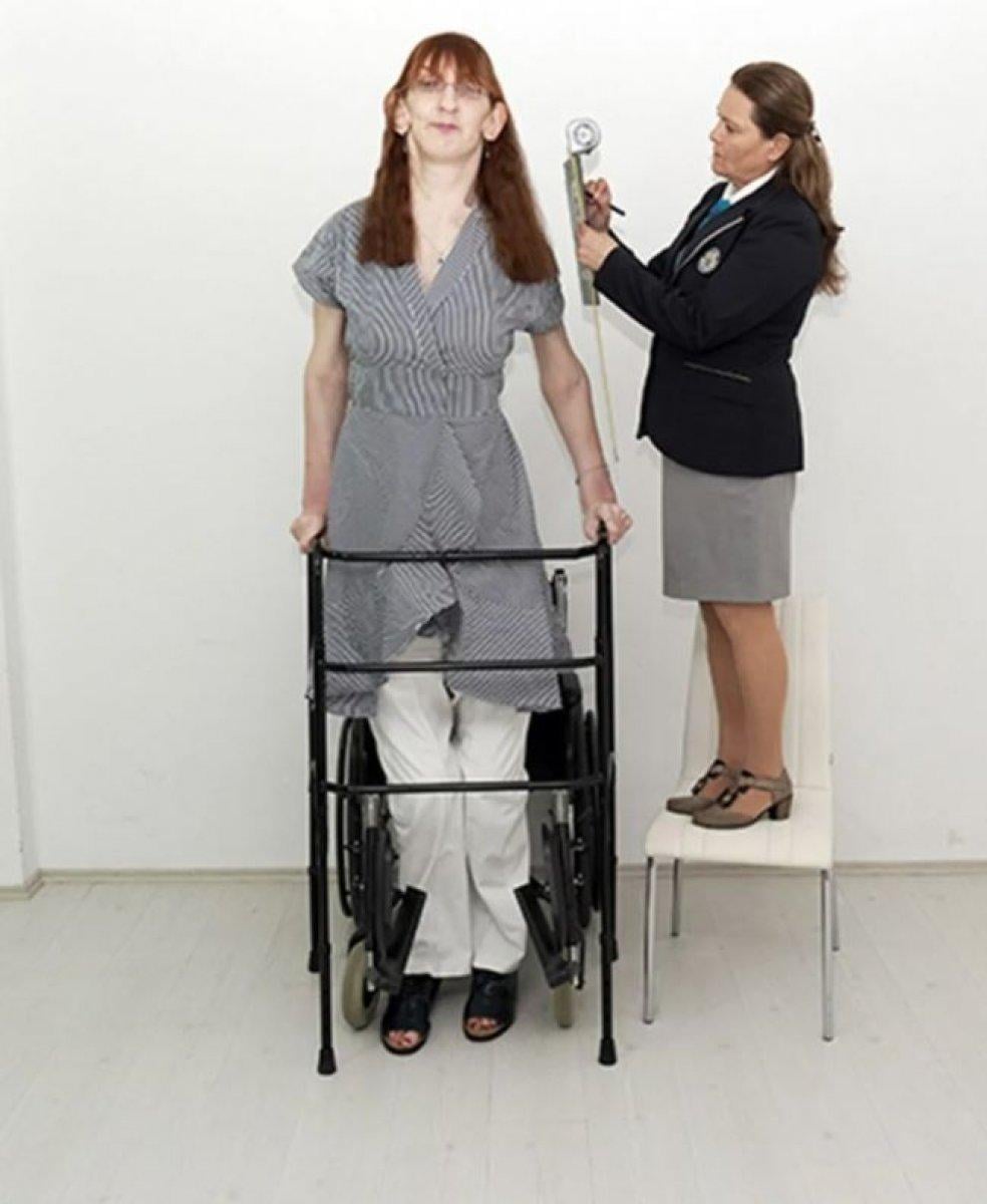 Dünyanın en uzun boylu kadını Rümeysa Gelgi Guinness Rekorlar Kitabı'nda