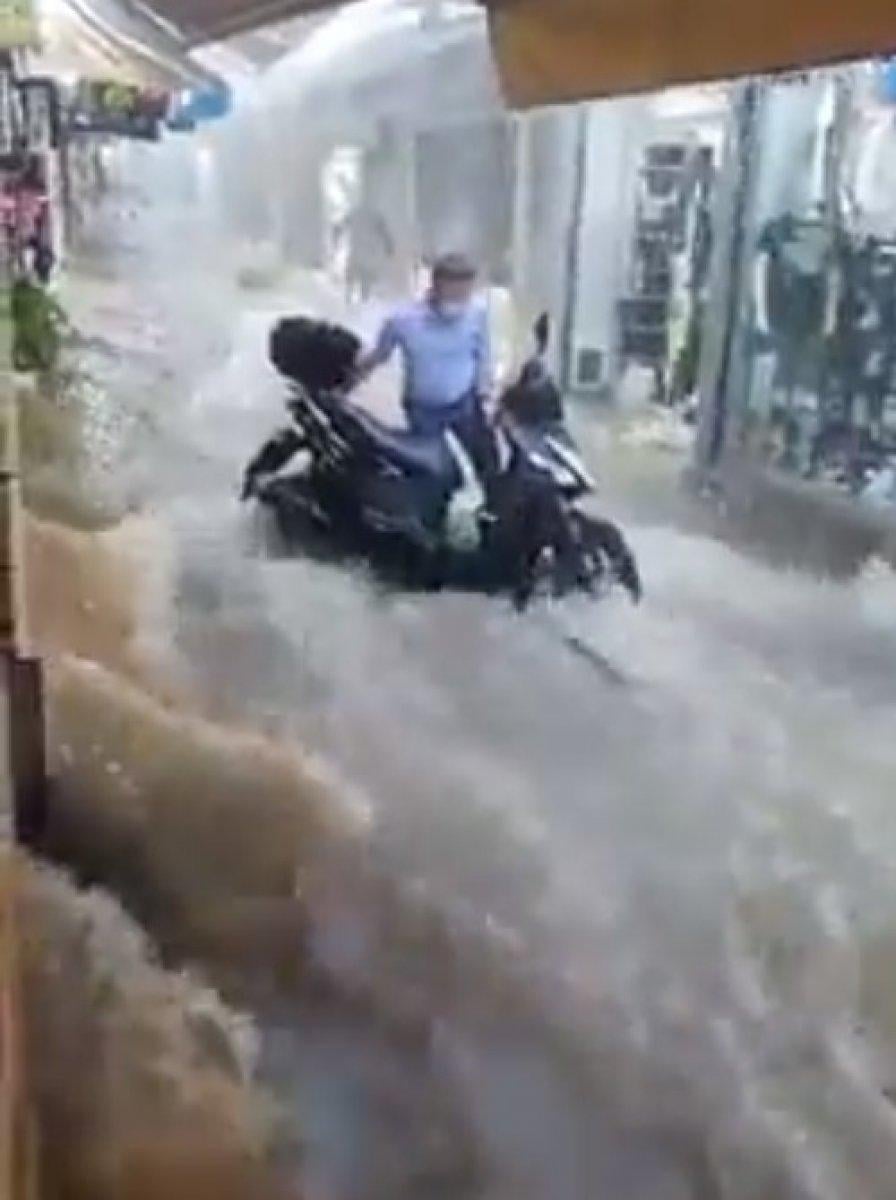 Yunanistan'ın başkenti Atina'da sel