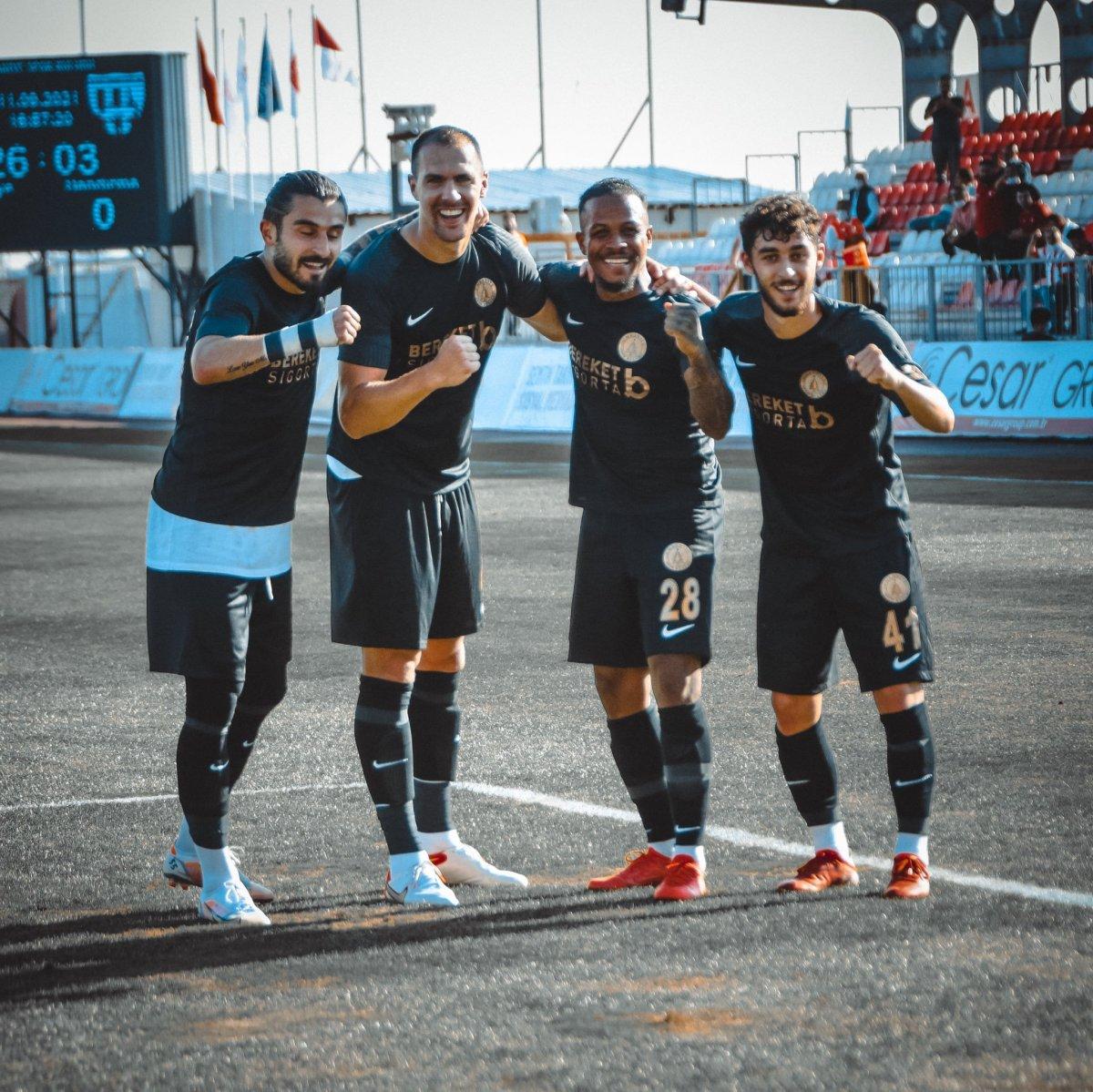 Avrupa'nın en az gol yiyen takımı Ümraniyespor