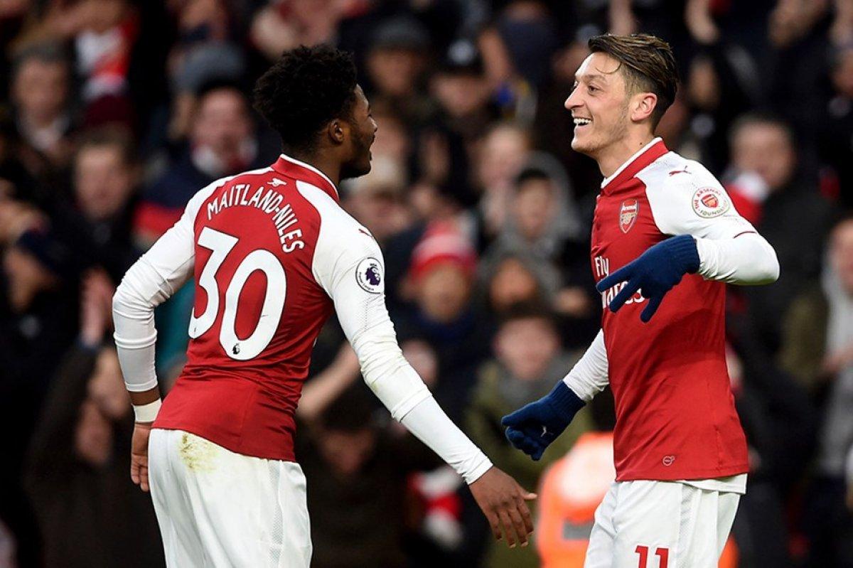 Maitland-Niles: En iyisi Mesut Özil