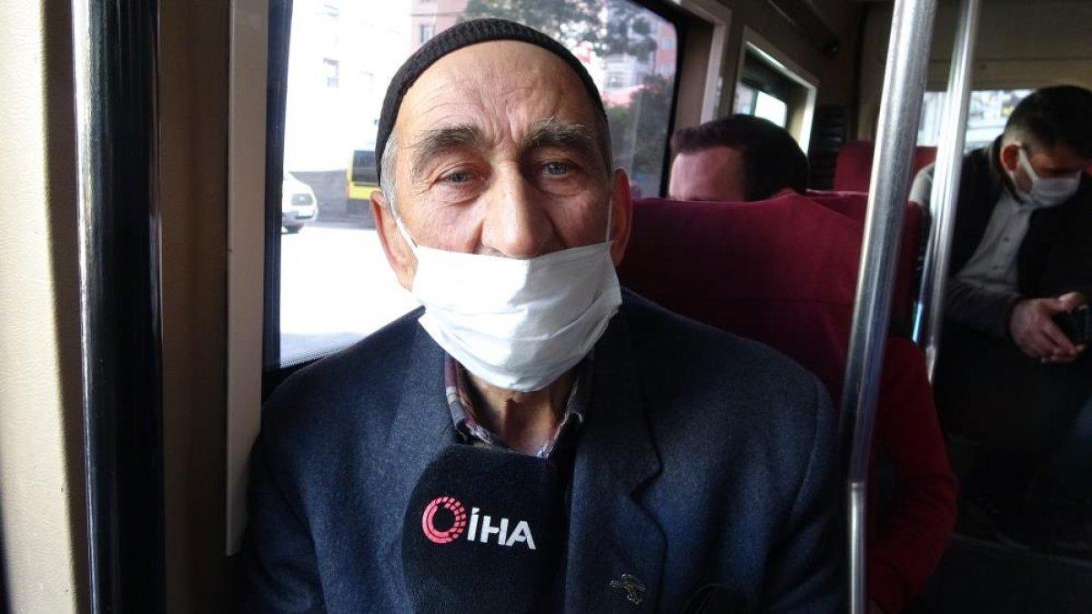 Van'da minibüs şoförü, aracında kitaplık oluşturdu