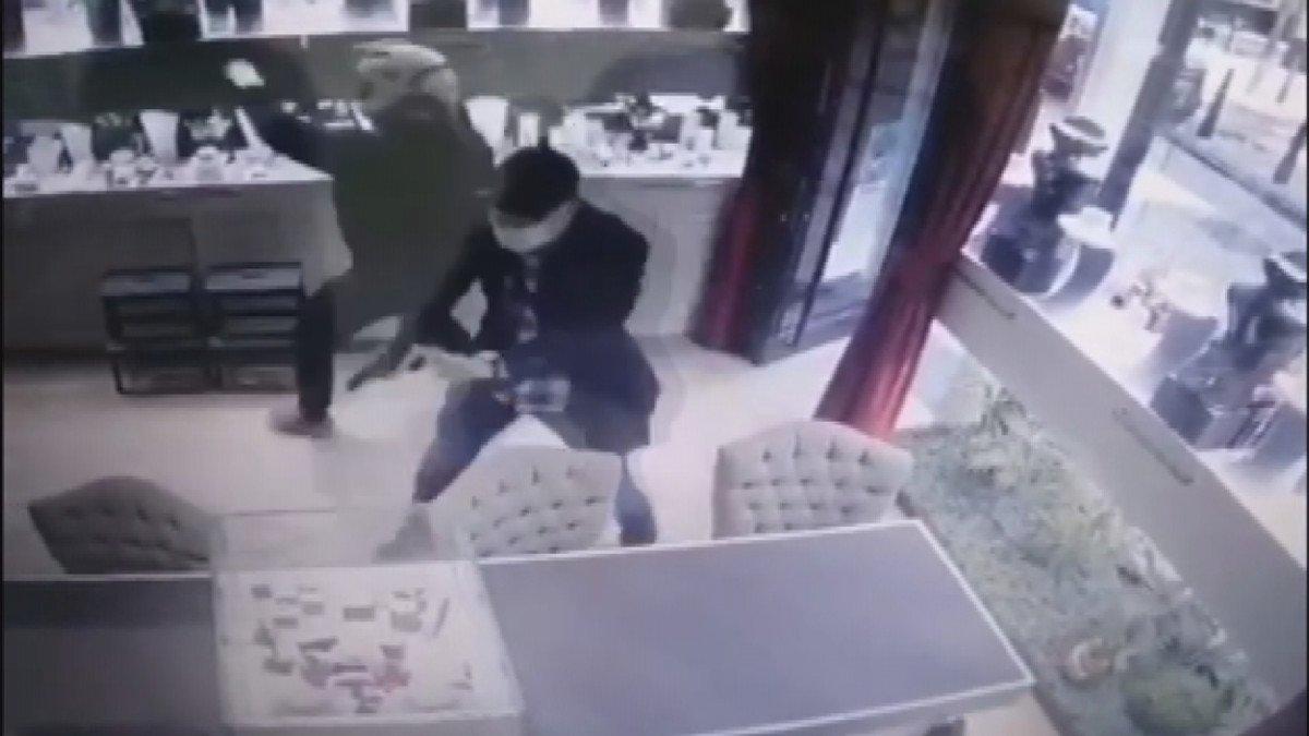 Şişli’de, mücevherat dükkanında 1 milyon liralık silahlı soygun yapıldı