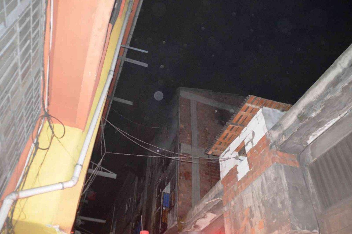 Bayrampaşa'da iş yeri alev alev yandı