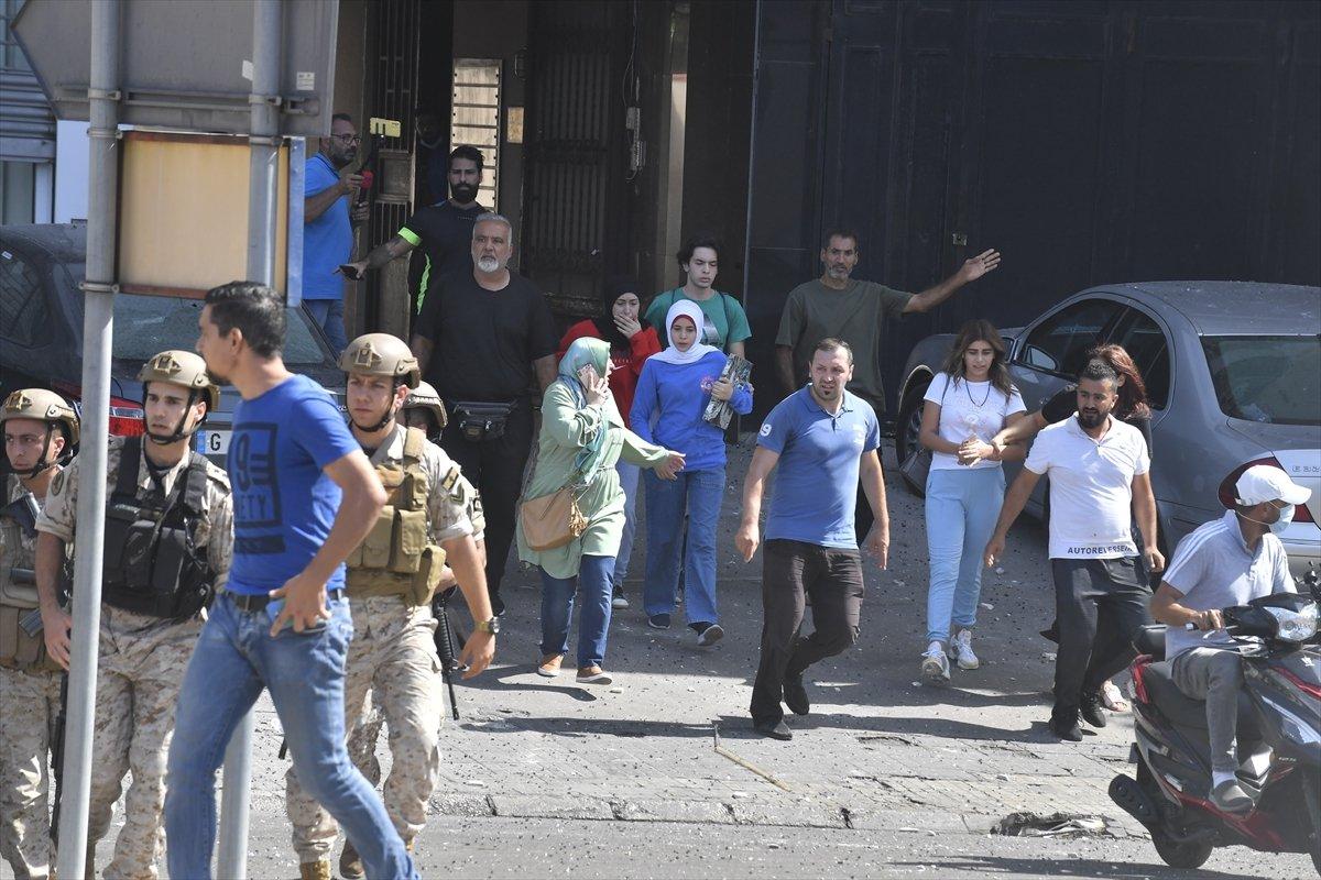 Beyrut'taki patlama soruşturması protesto edilince sokaklar karıştı