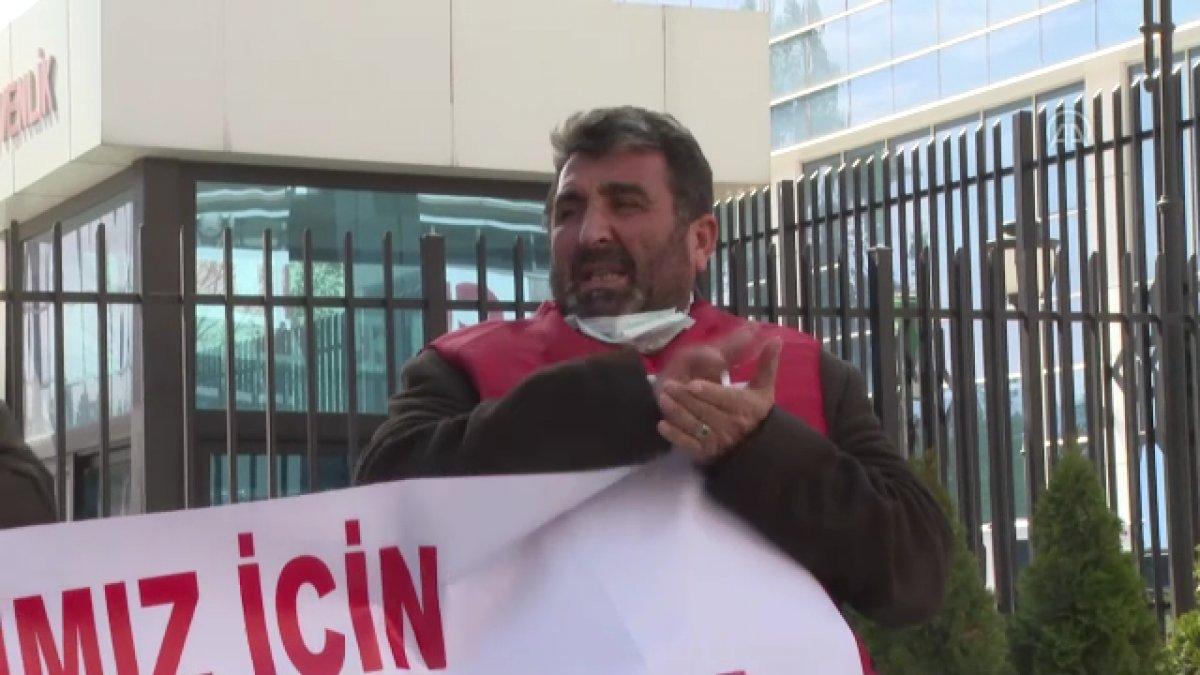 Şişli'de belediyeden çıkarılan işçiler, CHP'nin önünde açlık grevine girdi