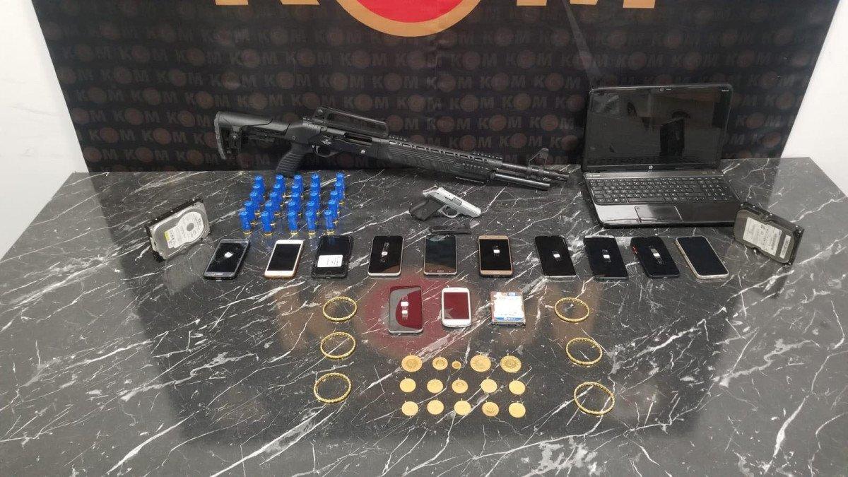 Kütahya'da 67 yaşındaki kadını 800 bin lira dolandıran çete yakalandı