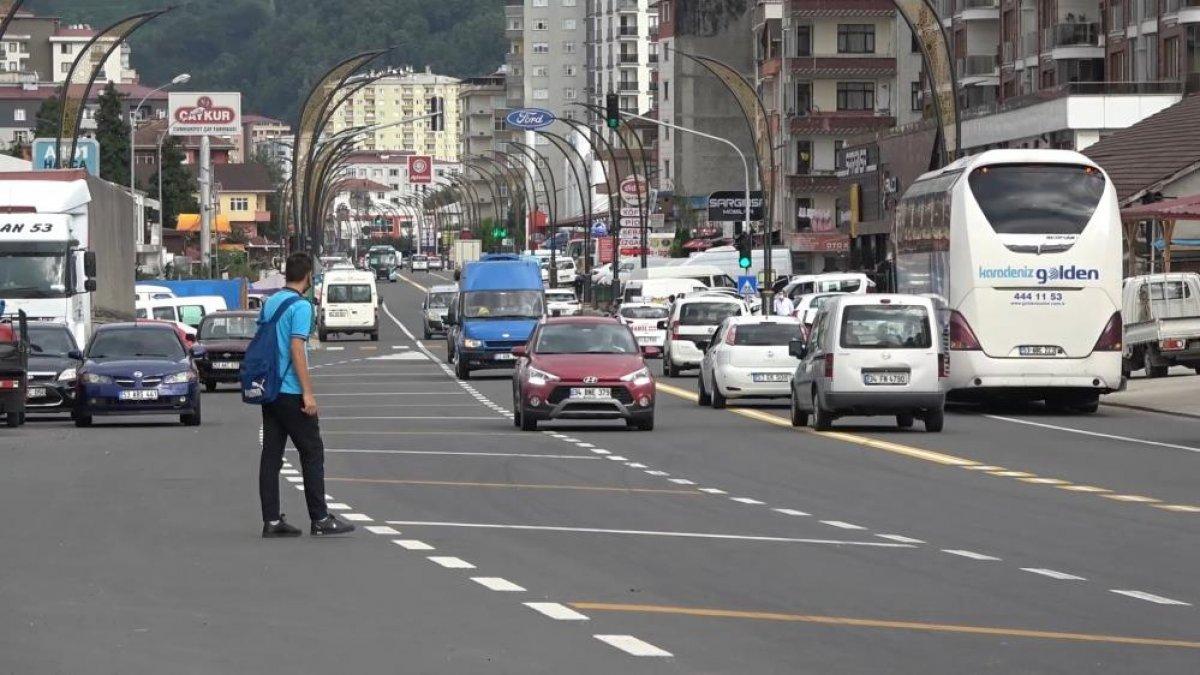 Rize’de öğrencilerin tehlikeli okul yolculuğu