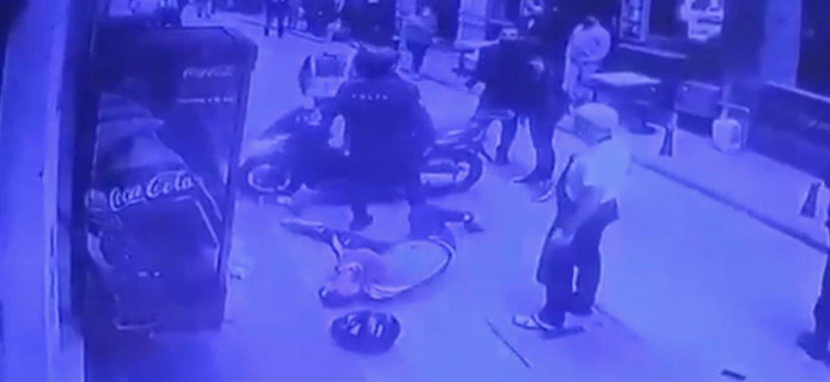 Beyoğlu’nda polisten kaçan motosikletliye müdahale