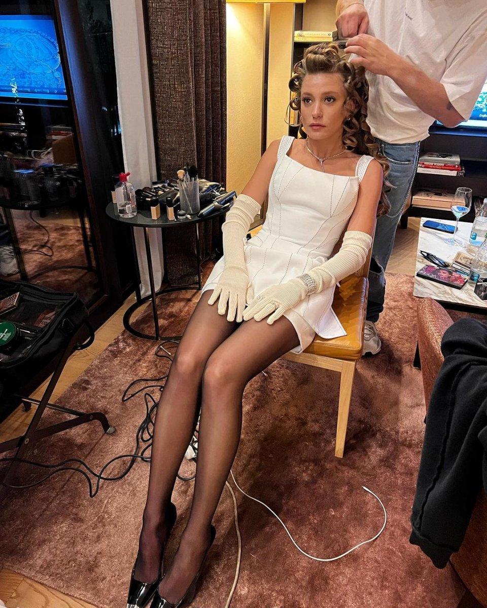 Serenay Sarıkaya, reklamdan 12,5 milyon kazandı