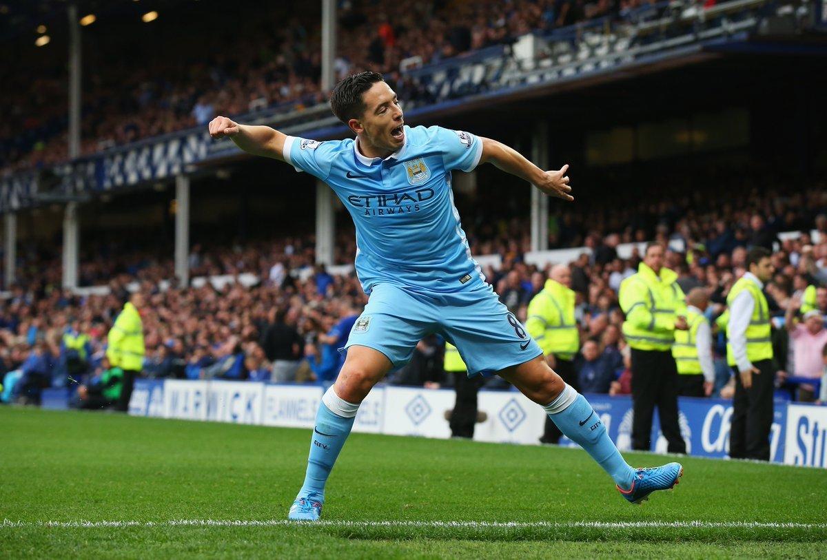 Samir Nasri'nin göbekli hali dikkat çekti