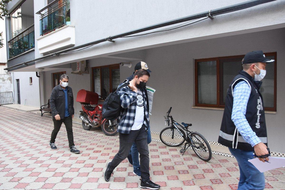 Kütahya'da 67 yaşındaki kadını 800 bin lira dolandıran çete yakalandı