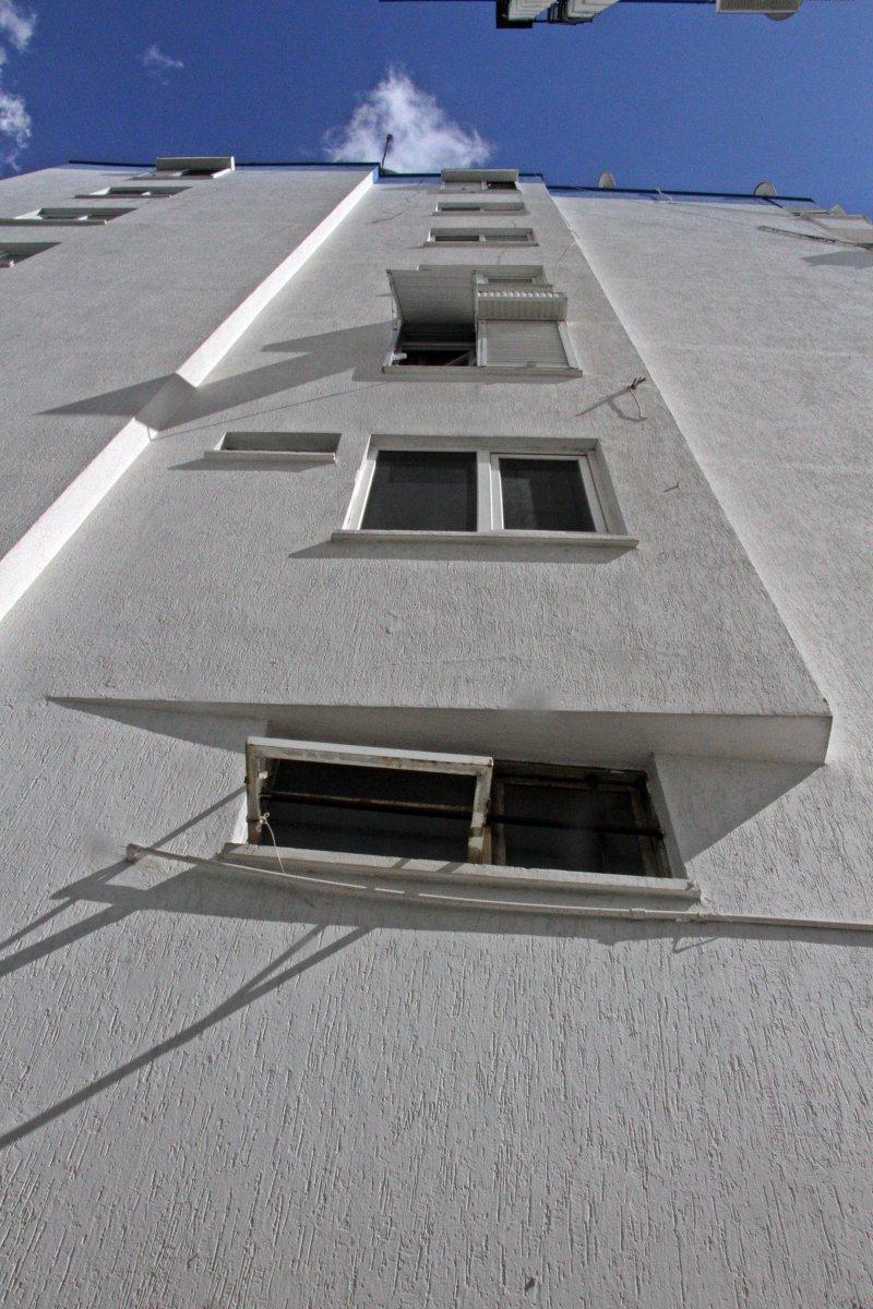 Antalya’da Kırgızistanlı genç, 7’nci kattan düştü