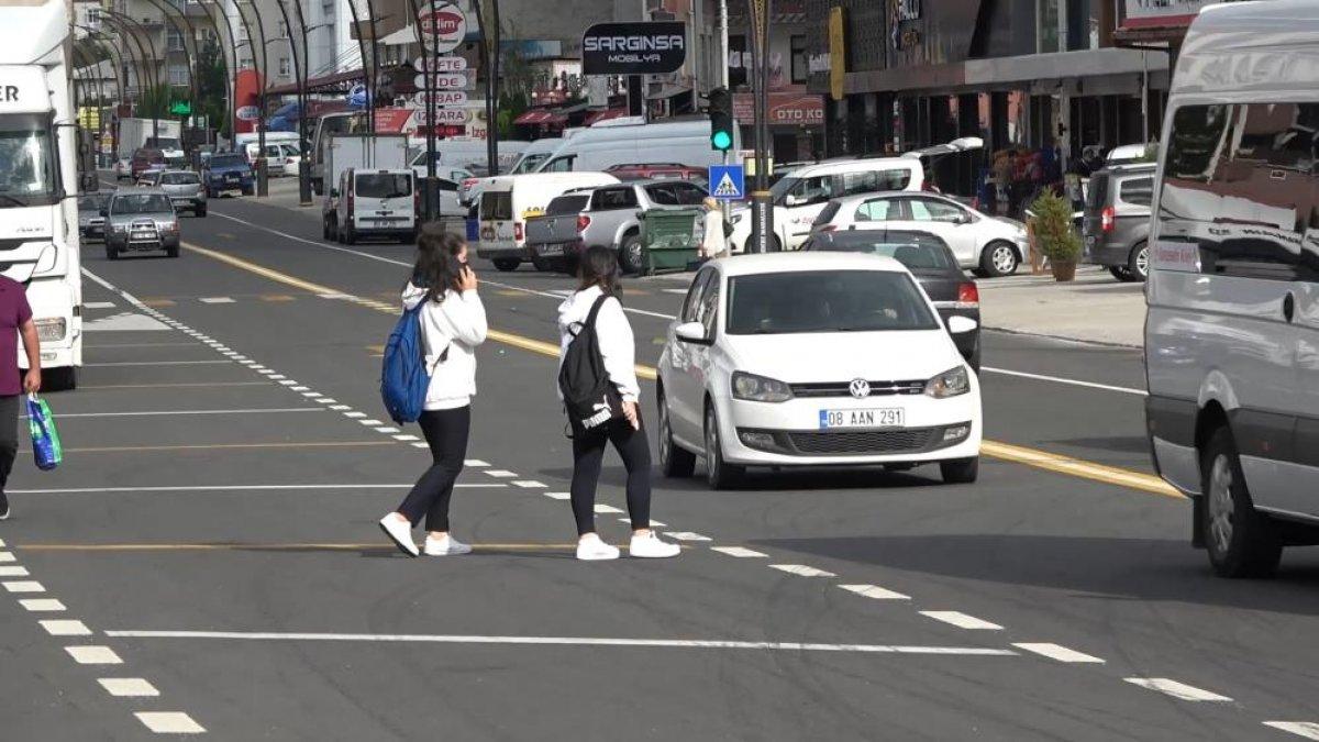 Rize’de öğrencilerin tehlikeli okul yolculuğu