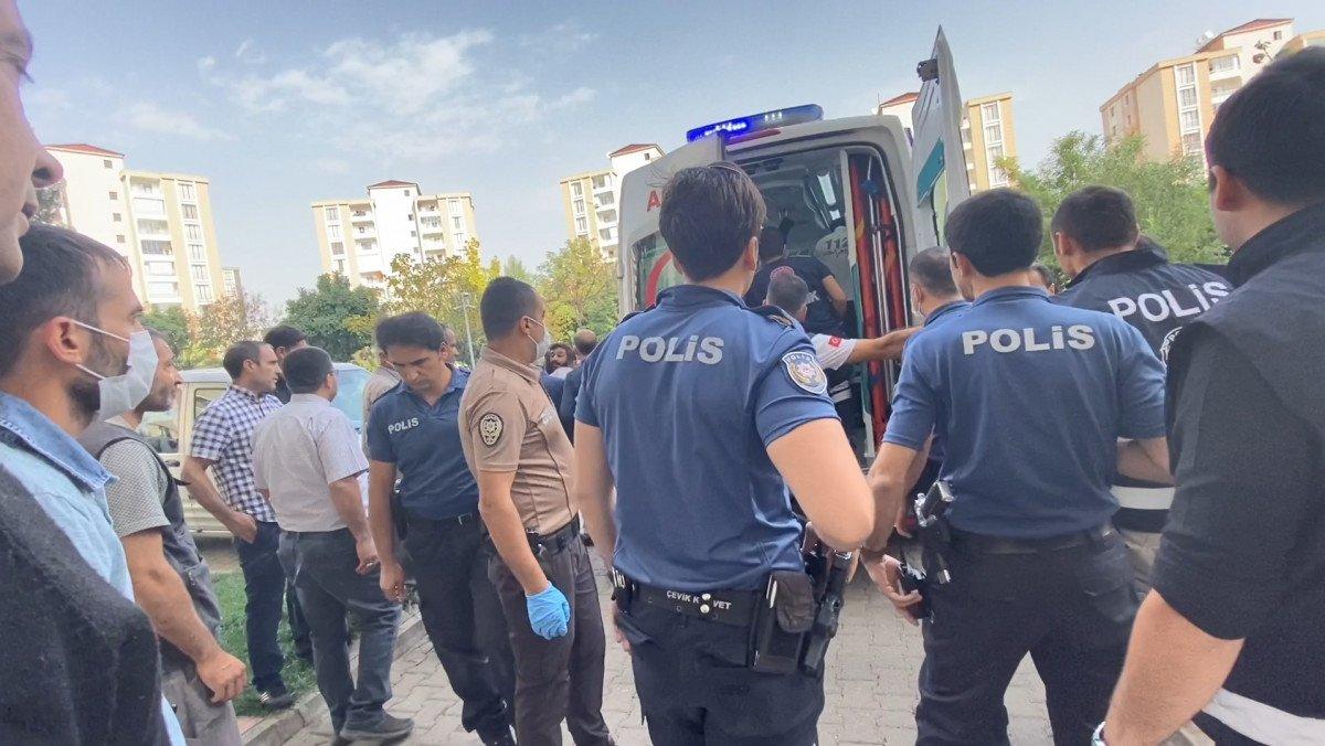 Diyarbakır’da, evine davet ettiği işçisini 4 kurşunla öldürdü