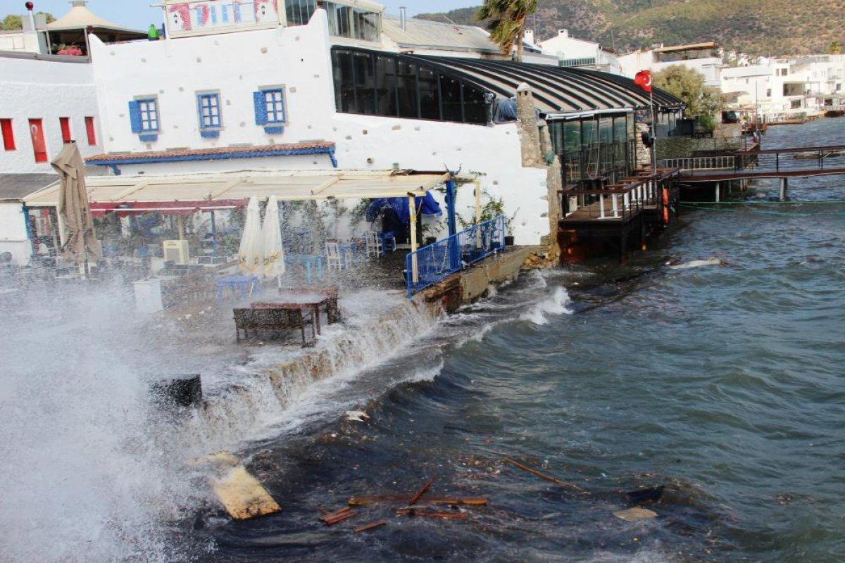Bodrum'da 70 kilometrelik fırtına çıktı