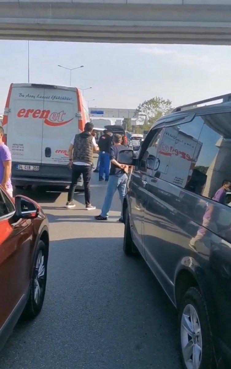 Maltepe’de polisin kovaladığı şahıs, başka aracı gasbederek kaçtı