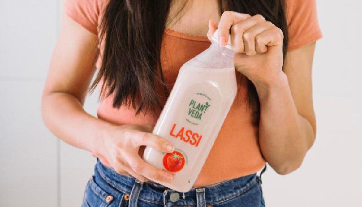 İnekler olmadan gerçek süt ürünleri üretiliyor