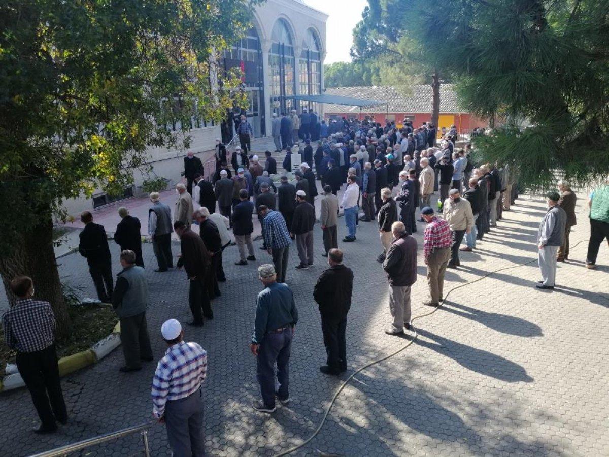 Çorumlu Nurcan öğretmen, koronavirüse yenik düştü