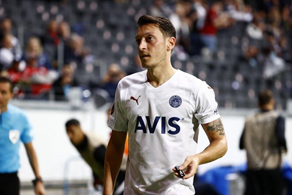 Mesut Özil: Fenerbahçeli olmak çok özel bir duygu
