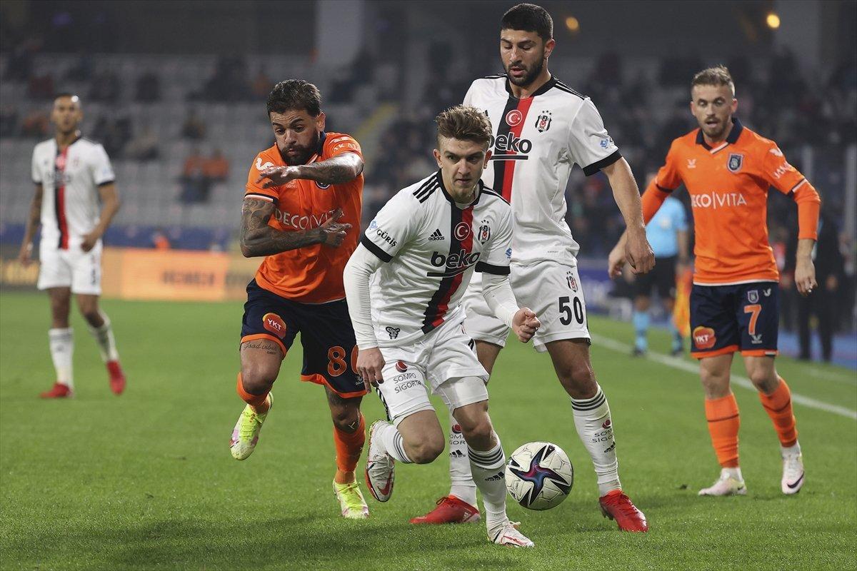 Beşiktaş deplasmanda Başakşehir'e mağlup oldu