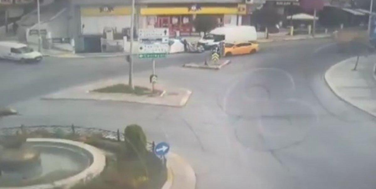 İstanbul'da yolcu kılığında bindiği taksiyi çalıp işe çıktı