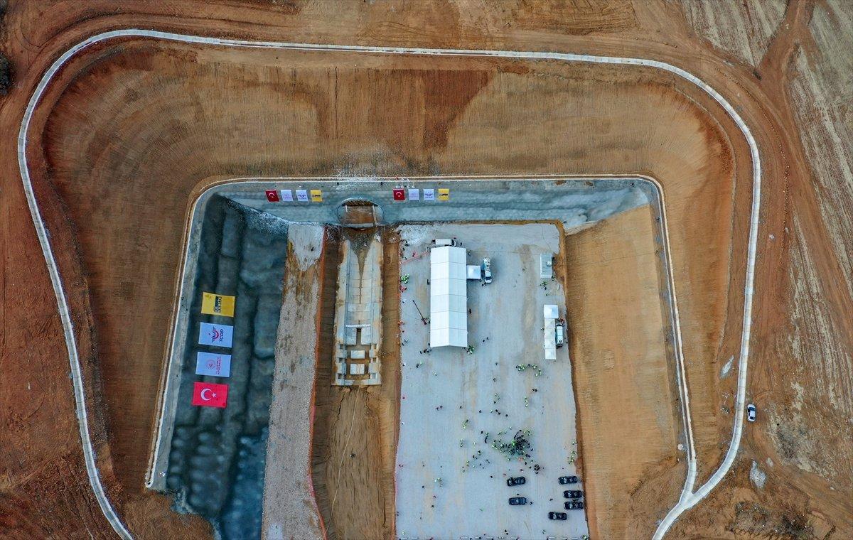 Ankara-İzmir YHT projesindeki Türkiye'nin en geniş TBM tünelinde ışık göründü