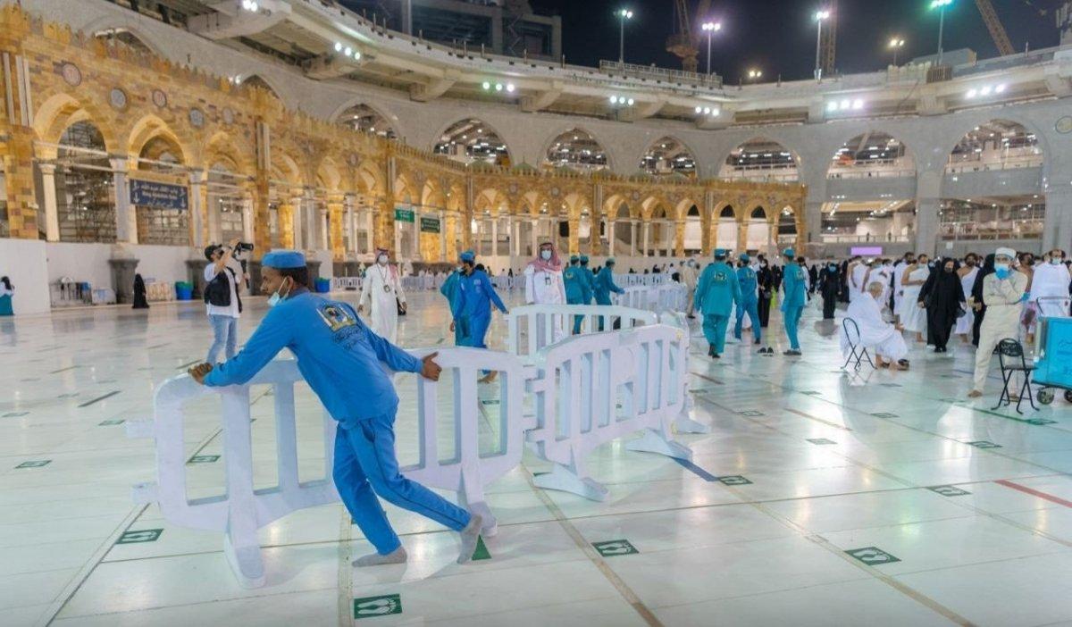 Suudi Arabistan'da açık alanlarla maske zorunluluğu kalkıyor