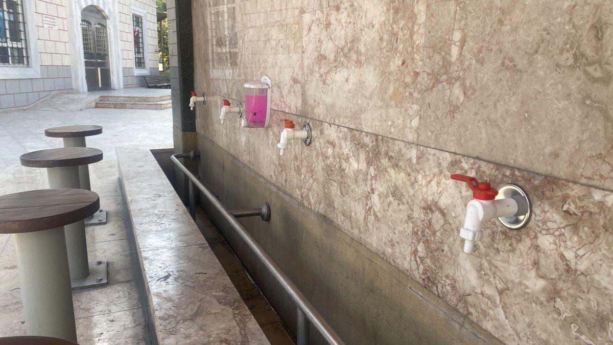 İstanbul’da camilere dadanan hırsızlar kamerada