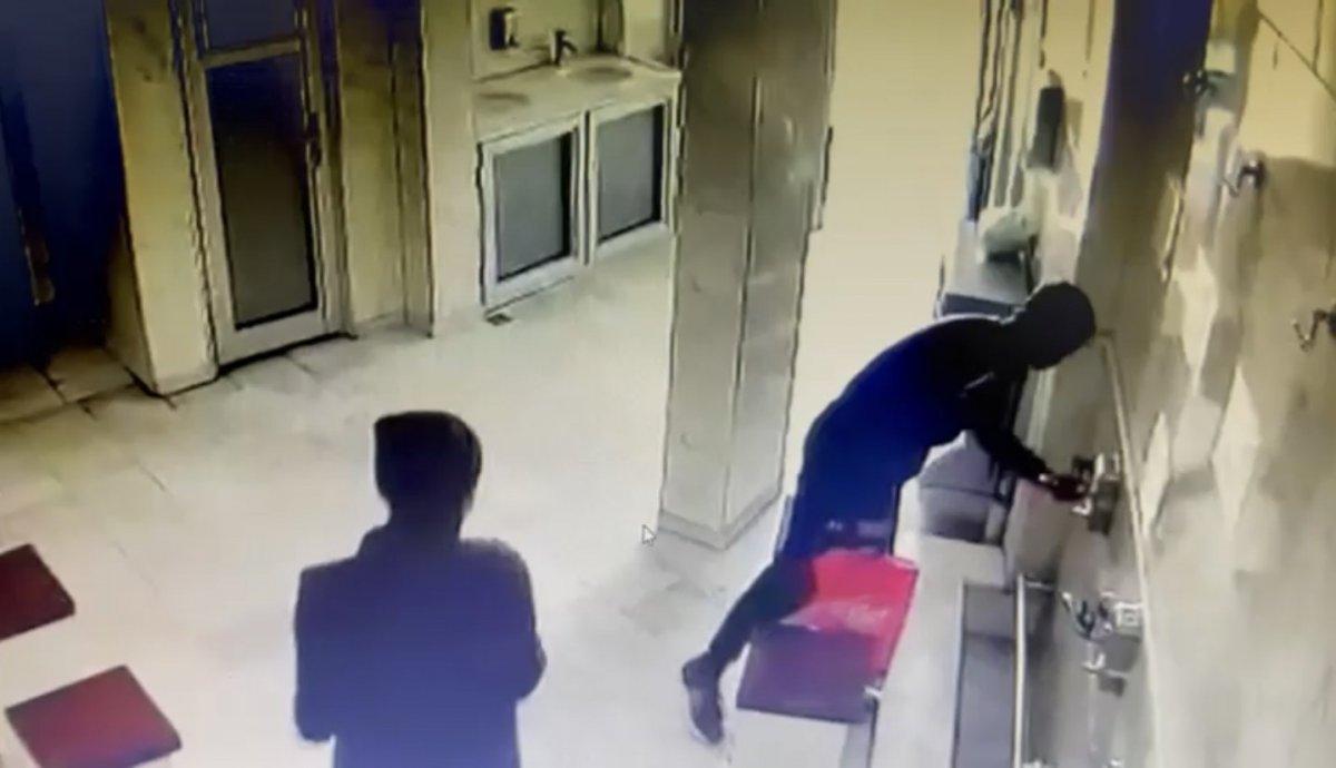 İstanbul’da camilere dadanan hırsızlar kamerada