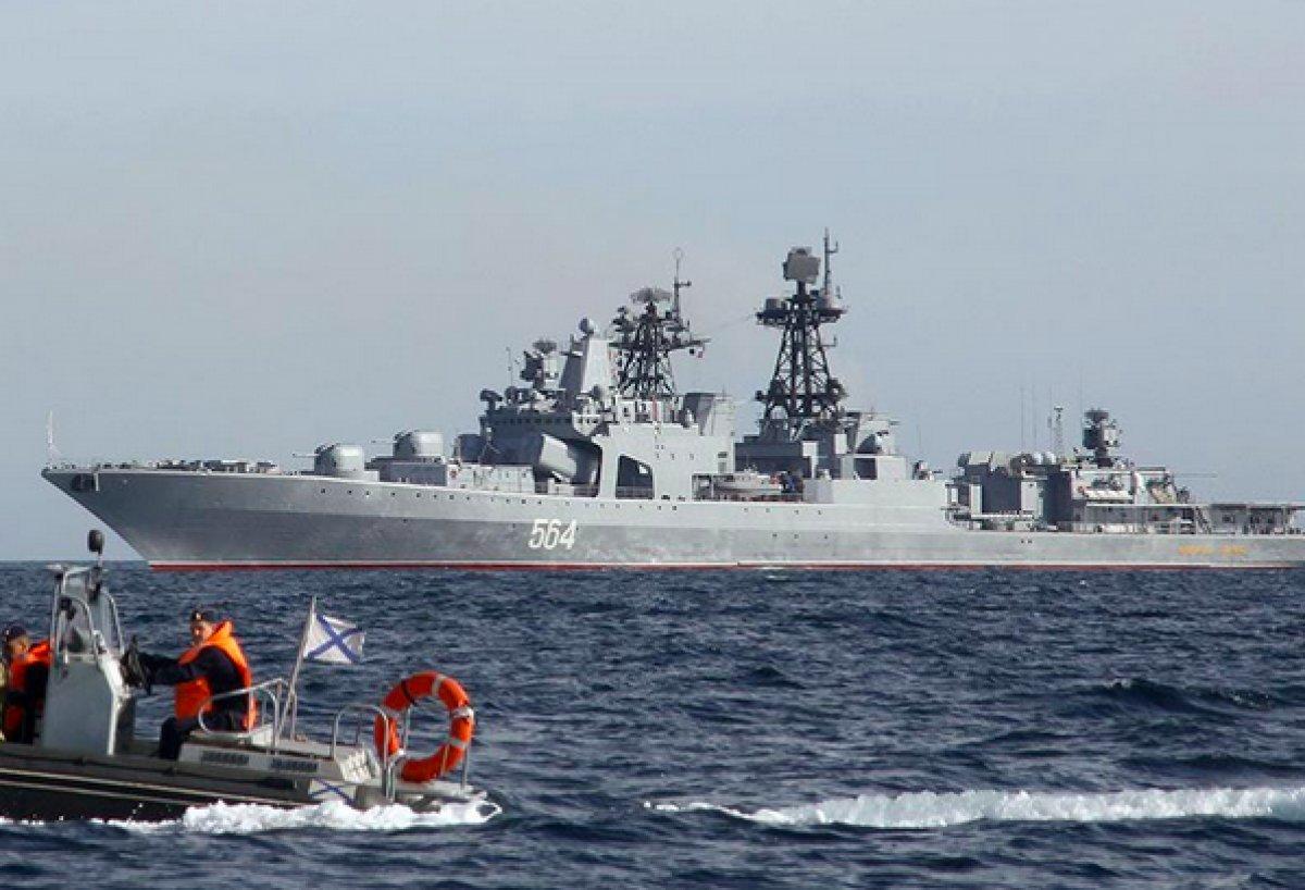 Rus savaş gemisi, Çin ile ortak askeri tatbikatı sırasında ABD savaş gemisini uzaklaştırdı