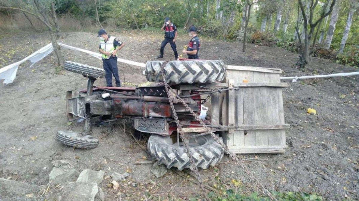Bilecik'te sürücü traktörün altında kaldı