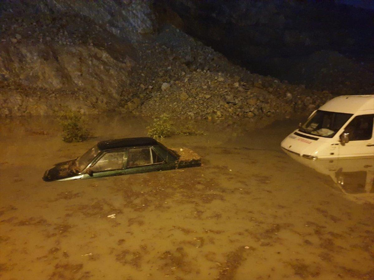 Aydın'da sağanak ve dolu hayatı olumsuz etkiledi
