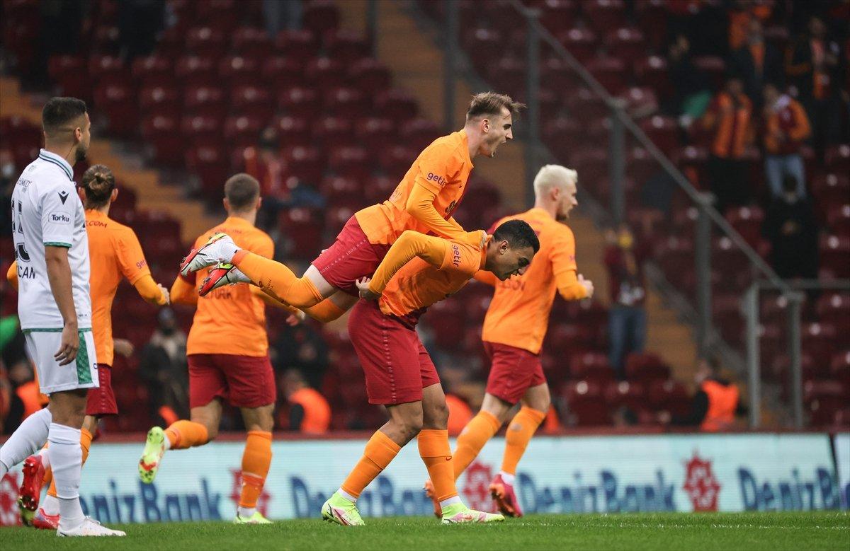 Fatih Terim: Oyun ilk yarıda kopmalıydı