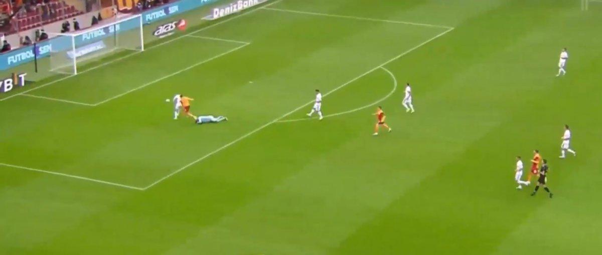 Mohamed'in attığı gol tartışmalara neden oldu