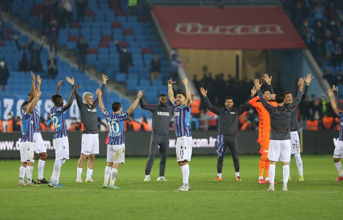 Trabzonsporlu oyuncular kolbastı oynadı