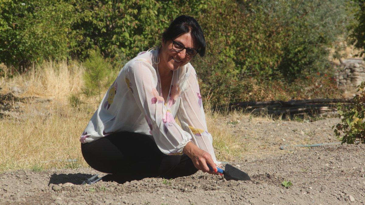 Fransa'nın en iyi fakültesinden yüksek yapıp Elazığ'daki köyüne döndü