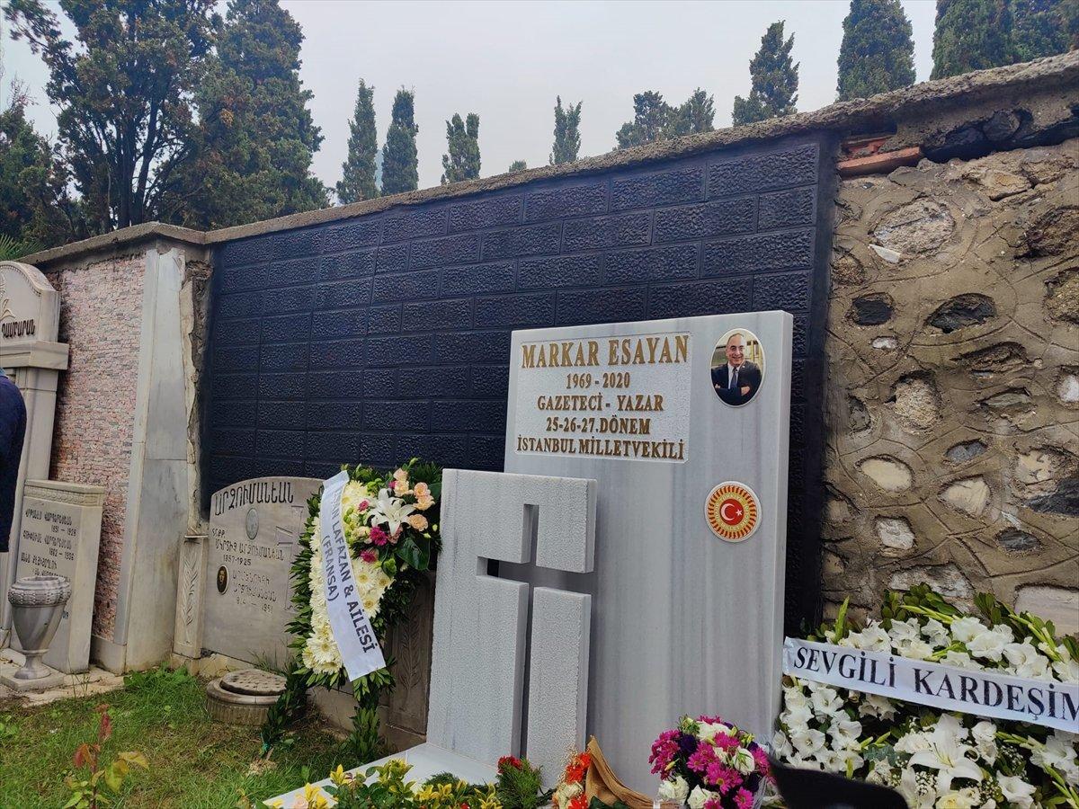 Eski AK Parti Milletvekili Markar Esayan kabri başında anıldı