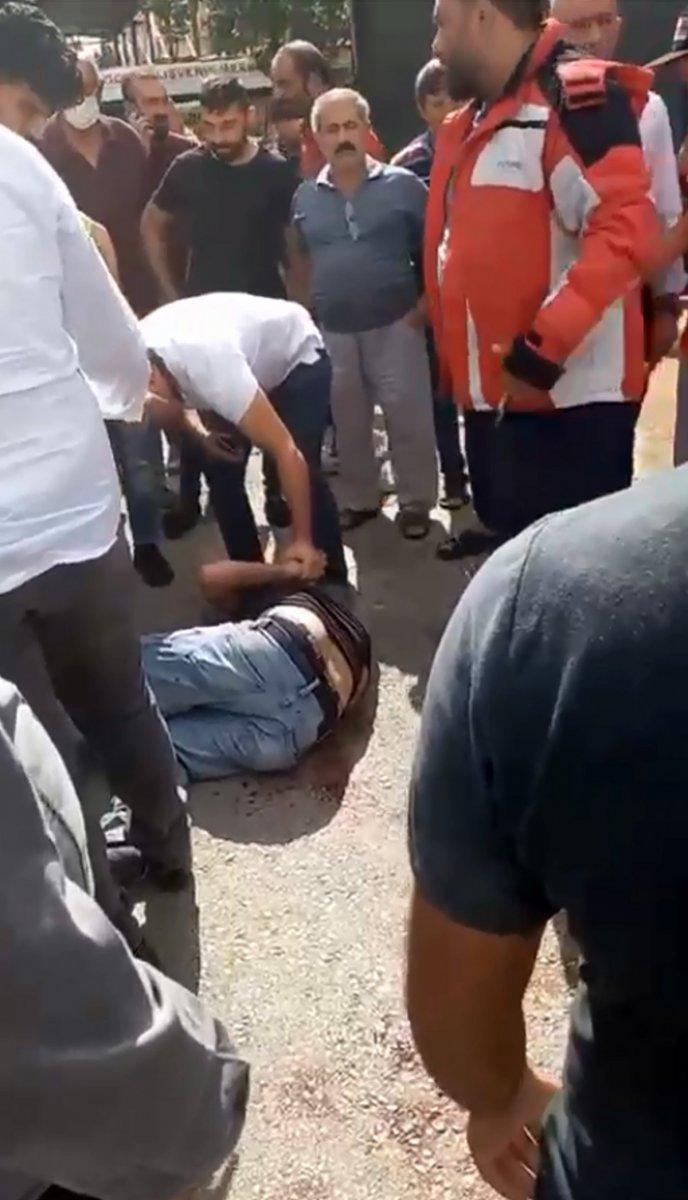 Antalya’da sokak ortasında kayın biraderini bıçakladı