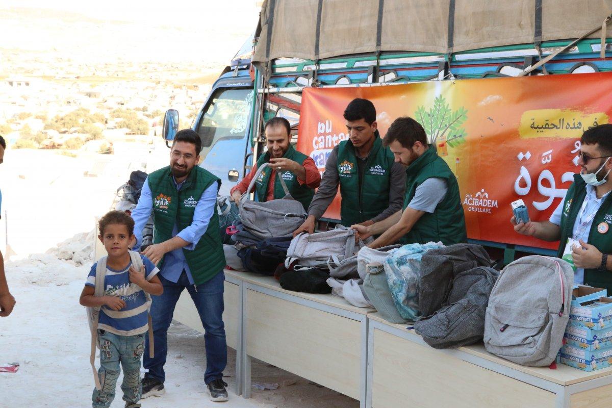 Acıbadem Okulları İyilik Timi, Diyarbakır ve İdlib'e eğitim malzemesi gönderdi