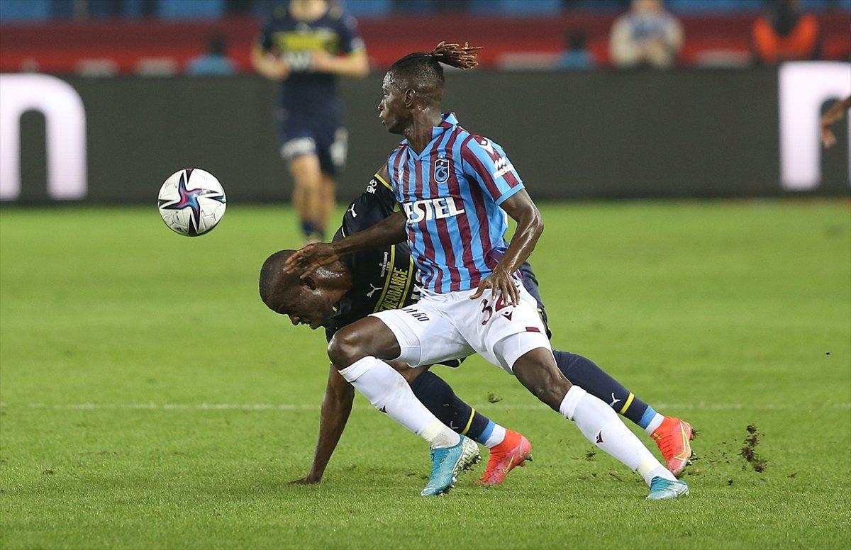 Trabzonspor, Fenerbahçe'yi 3 golle geçti