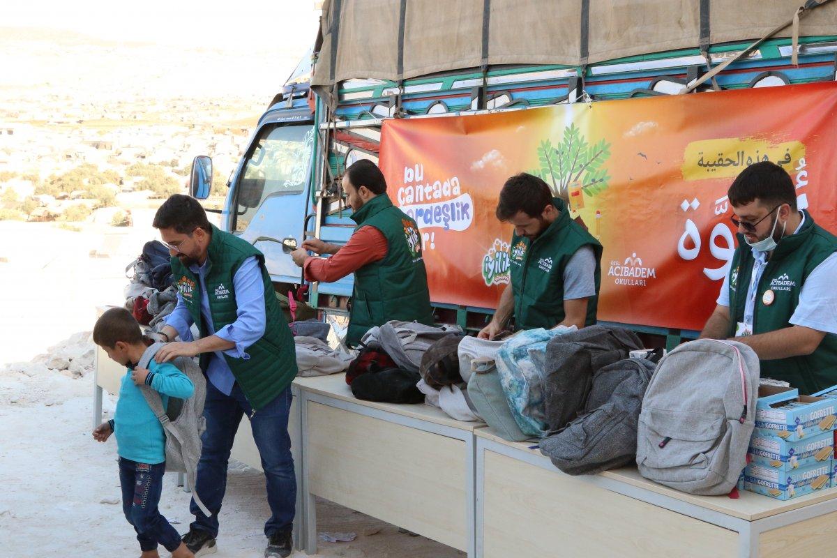 Acıbadem Okulları İyilik Timi, Diyarbakır ve İdlib'e eğitim malzemesi gönderdi