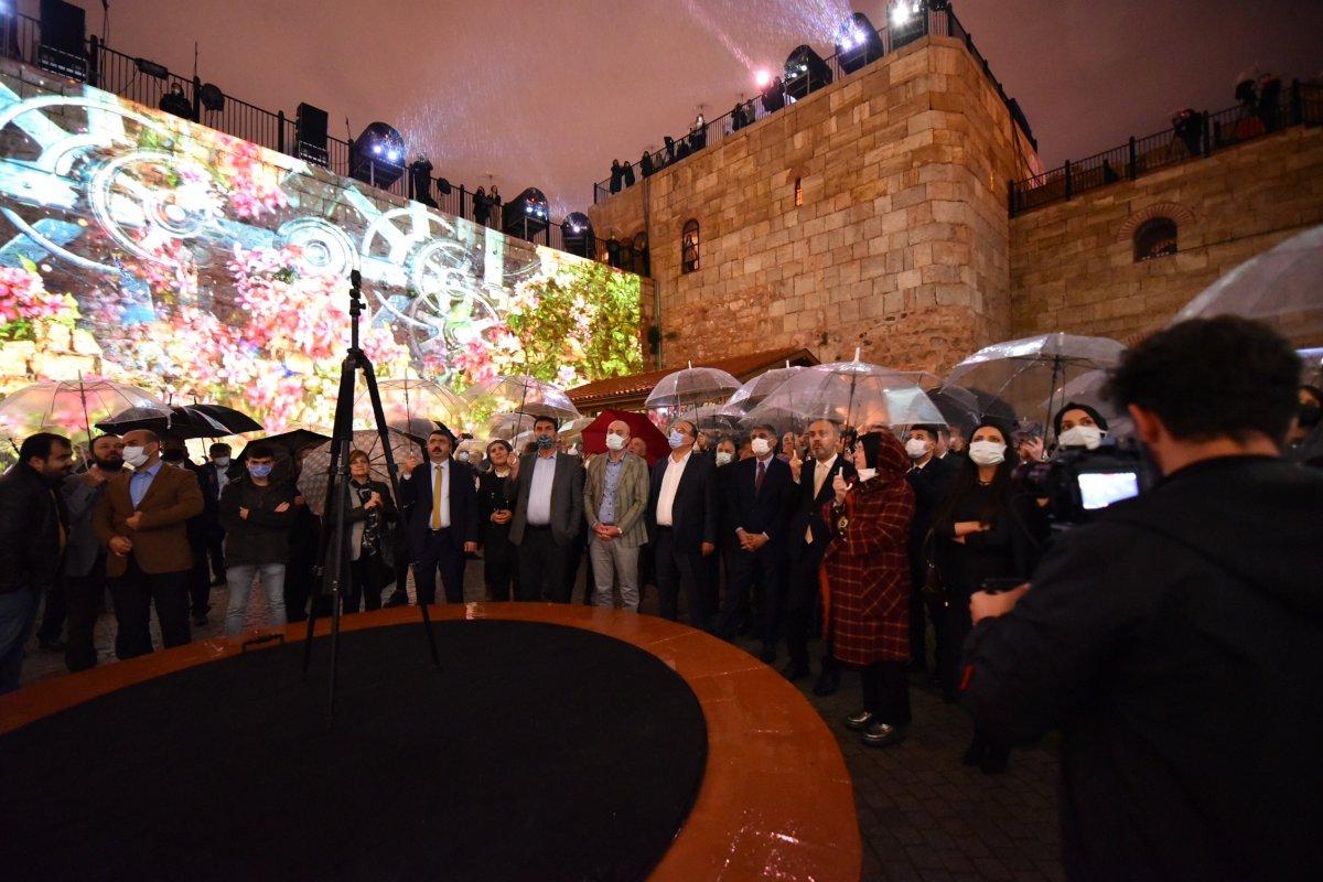 Bursa'da Zindankapı sanata kapılarını açtı