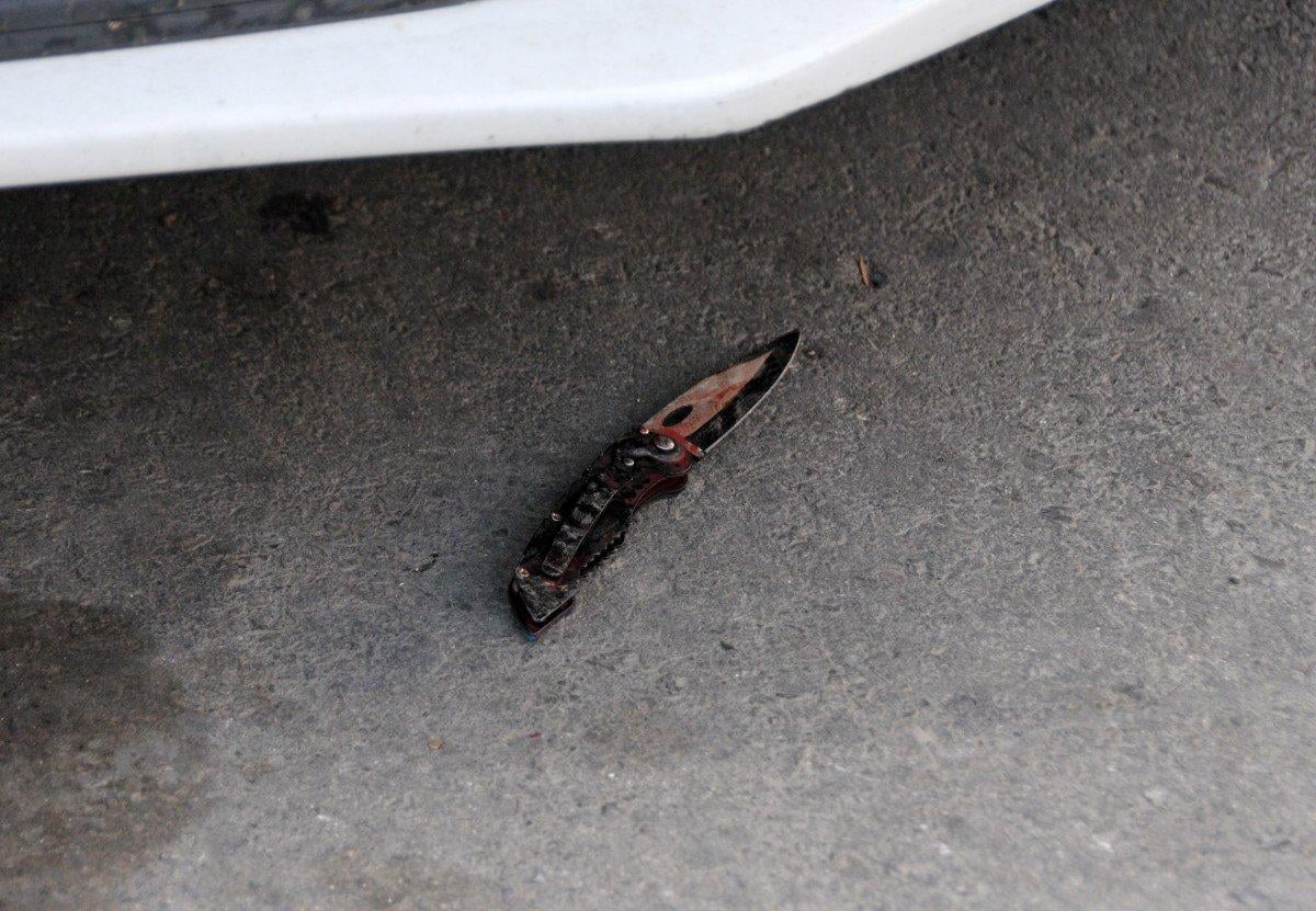 Antalya’da sokak ortasında kayın biraderini bıçakladı