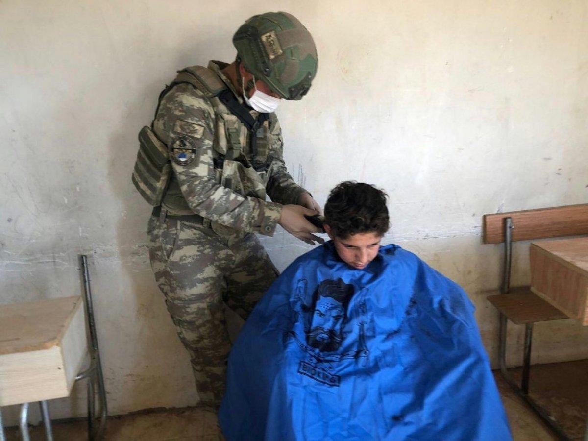 Mehmetçik Suriye’ye yardım elini uzatmaya devam ediyor