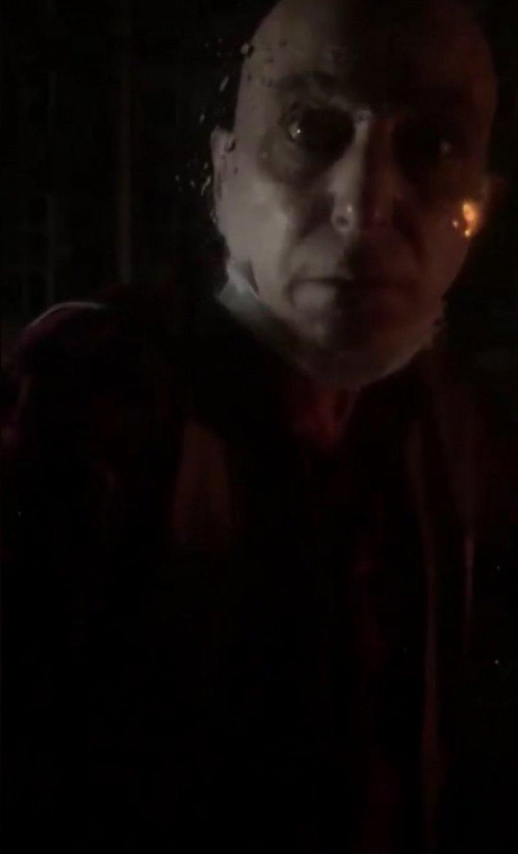 Esenler’de taksi şoförü, otomobilin camını yumruklayıp yol kesti